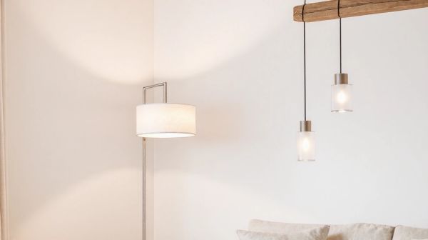 Top 5 lampadaires modernes pour un intérieur scandinave